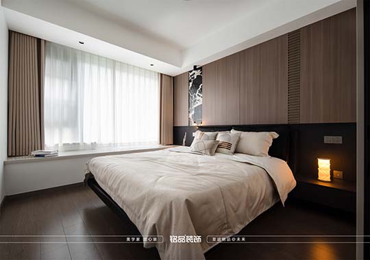 米兰春天四室一厅一厨两卫现代风