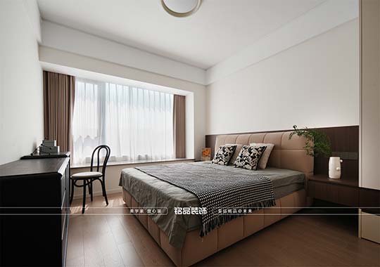 江上云起四室两厅一厨两卫中古风